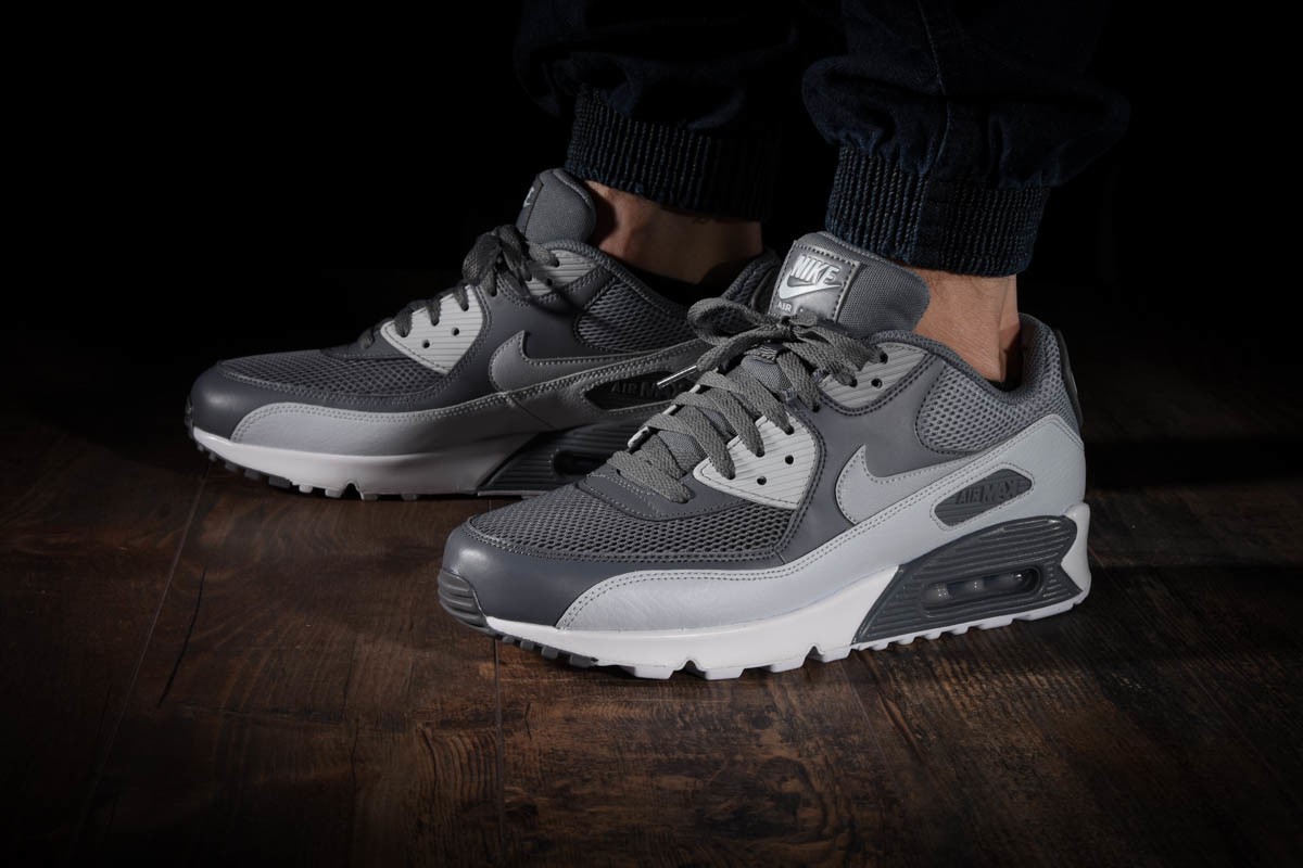 NIKE AIR MAX 90 ESSENTIAL COOL GREY