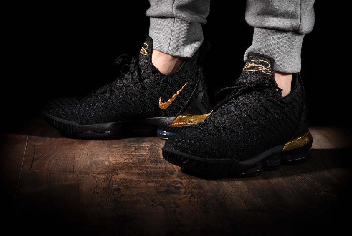 Nike lebron 16 uomo nere on sale