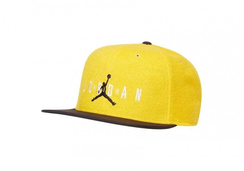 NIKE AIR JORDAN PRO SPORT DNA TERRY CAP AMARILLO