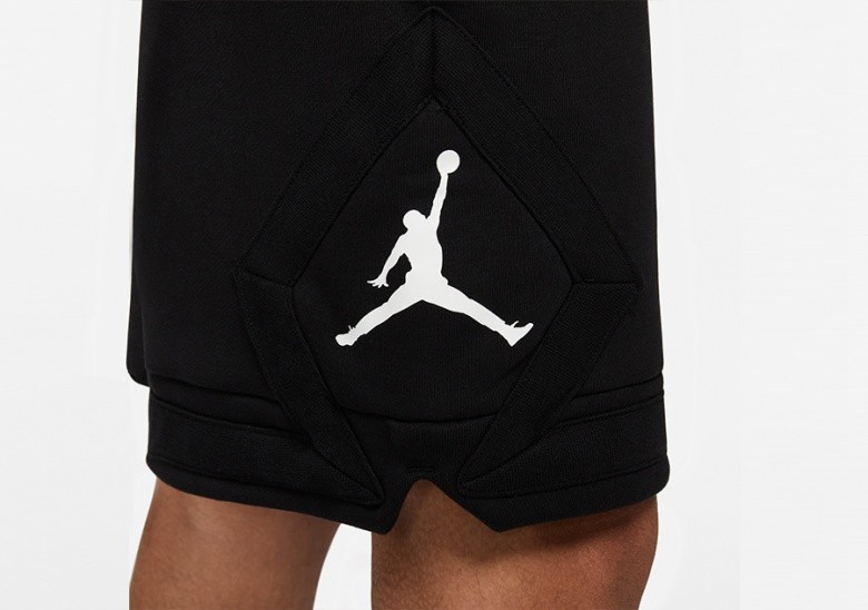 NIKE AIR JORDAN ESSENTIAL FLEECE DIAMOND SHORTS BLACK